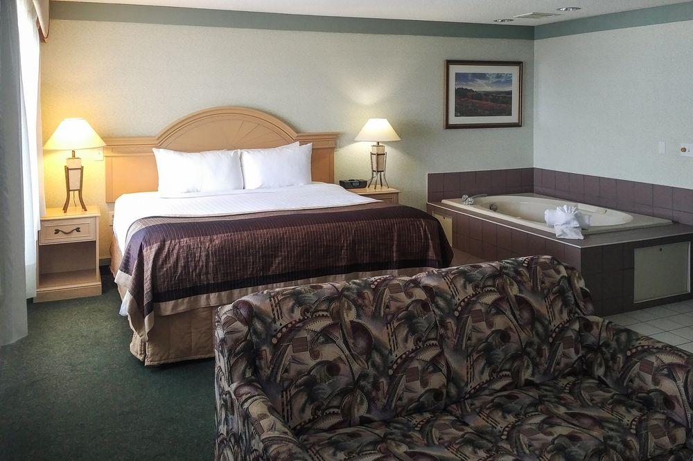 Flamingo Hotel Medicine Hat Buitenkant foto