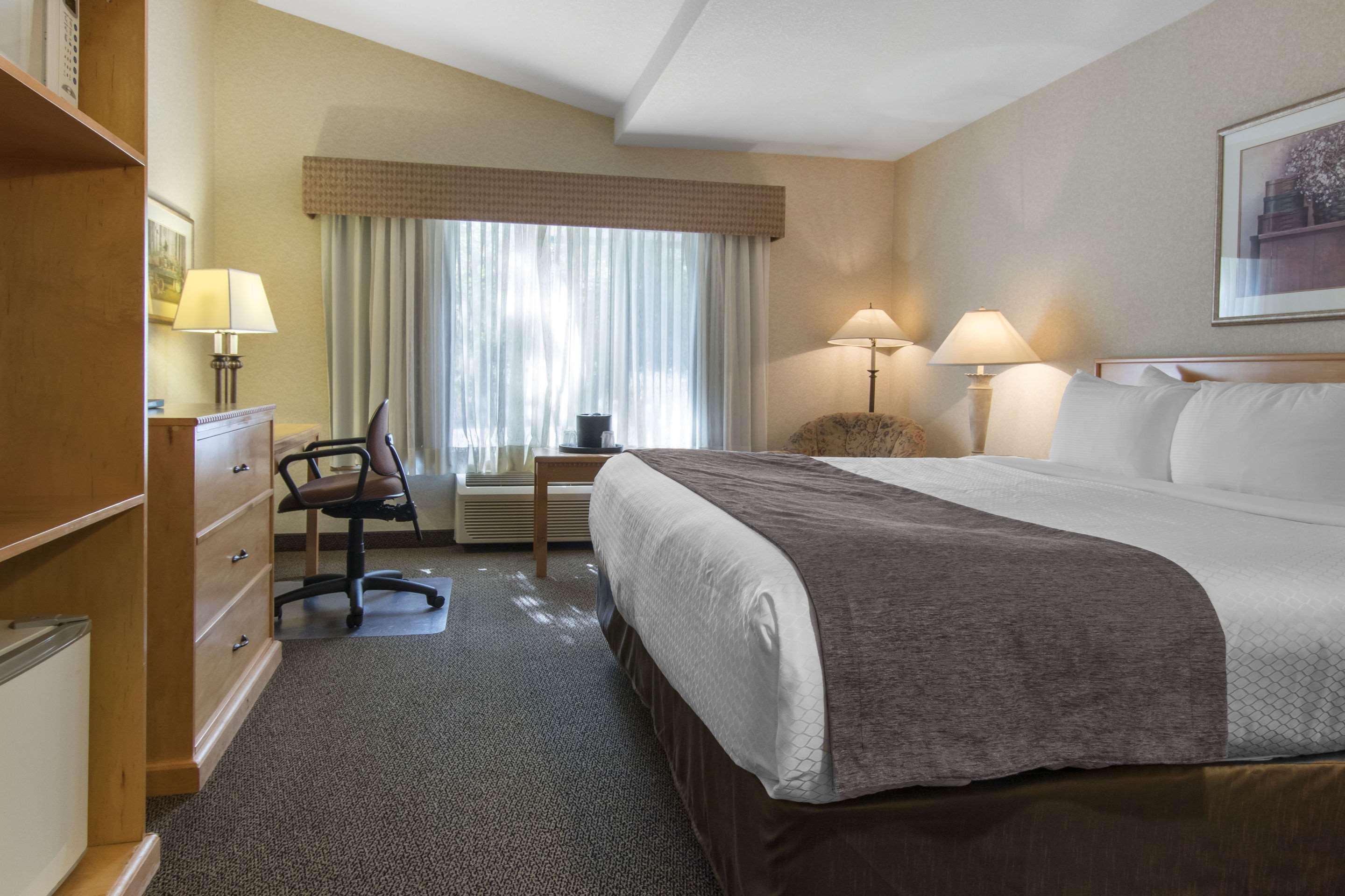 Flamingo Hotel Medicine Hat Buitenkant foto