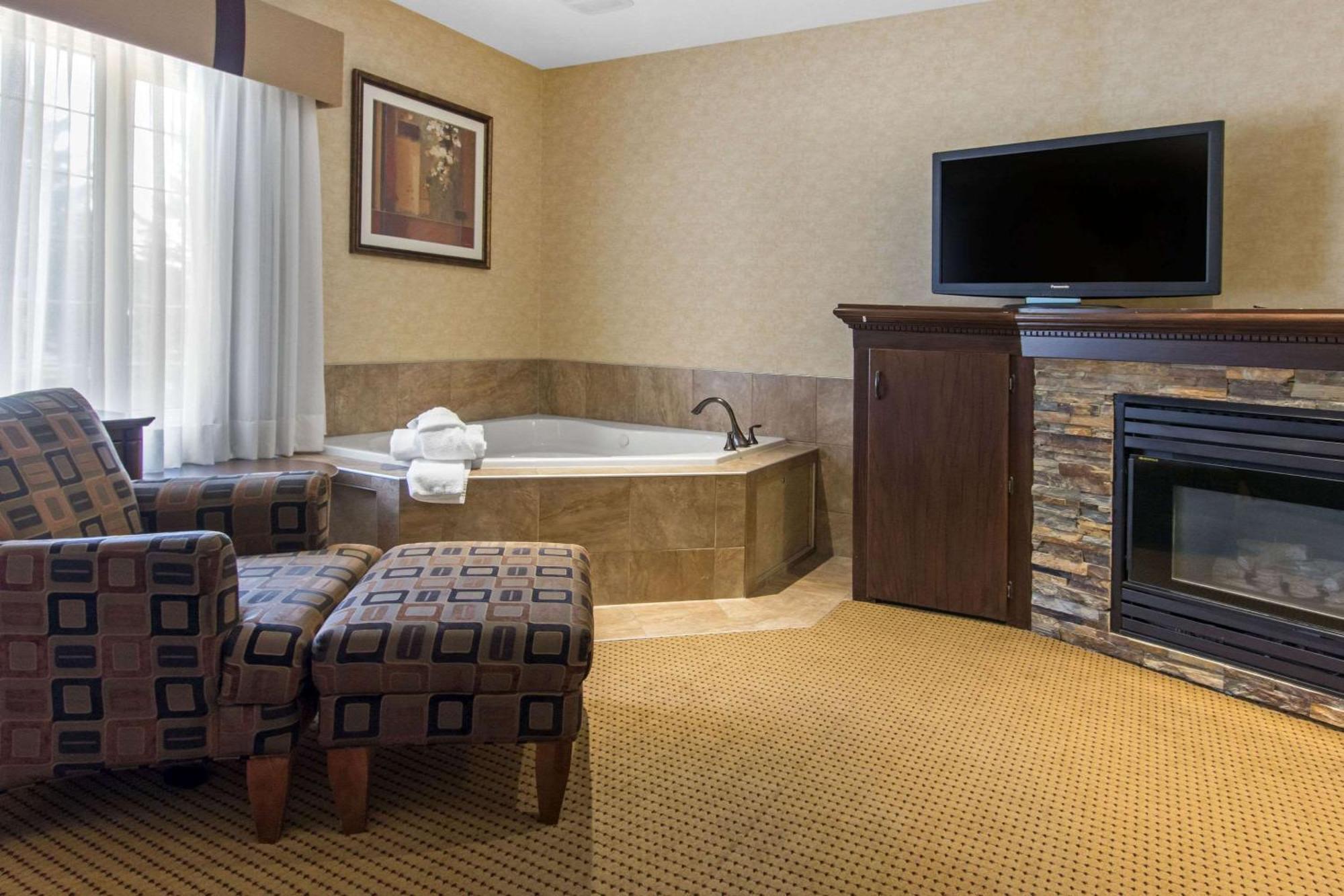 Flamingo Hotel Medicine Hat Buitenkant foto