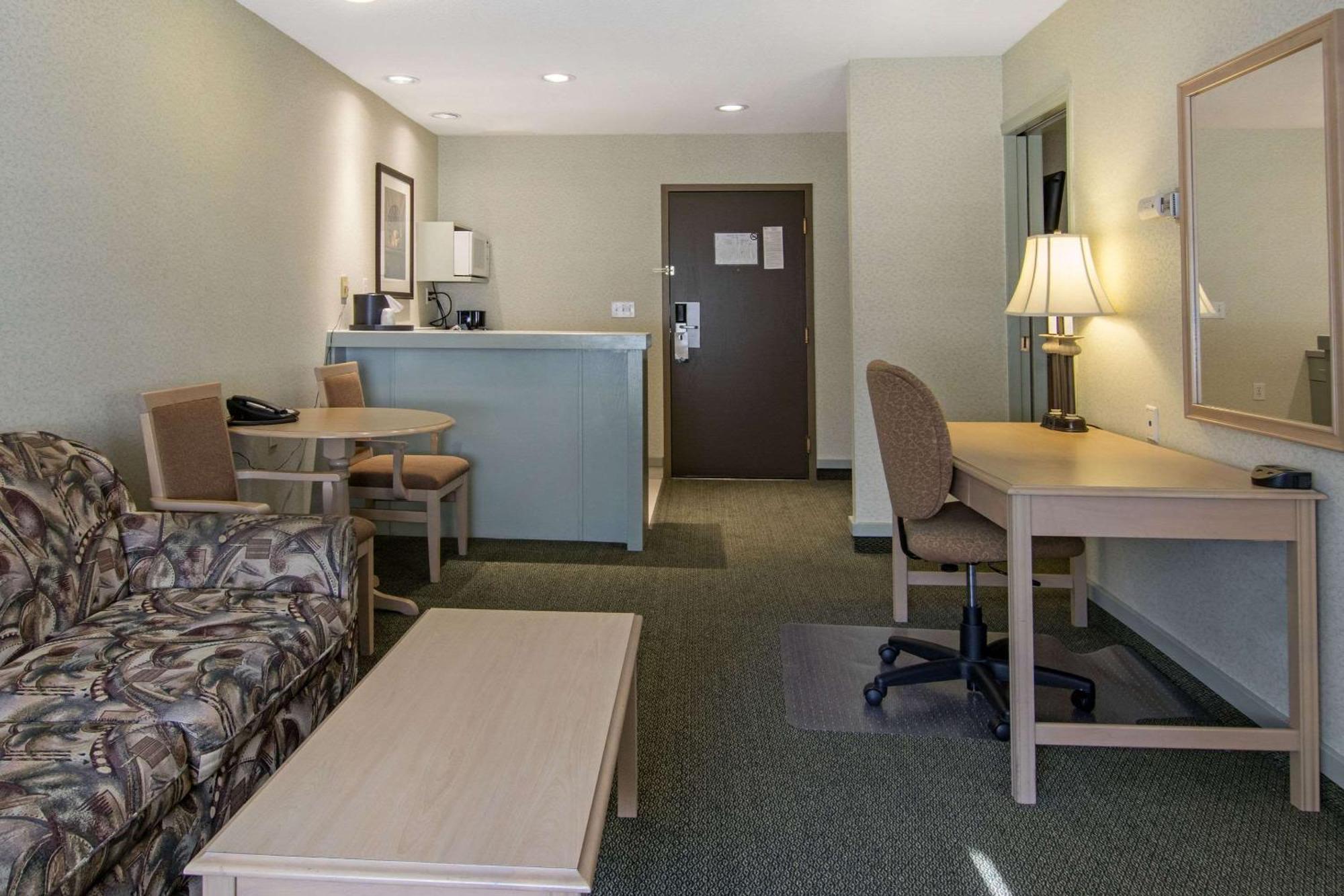 Flamingo Hotel Medicine Hat Buitenkant foto