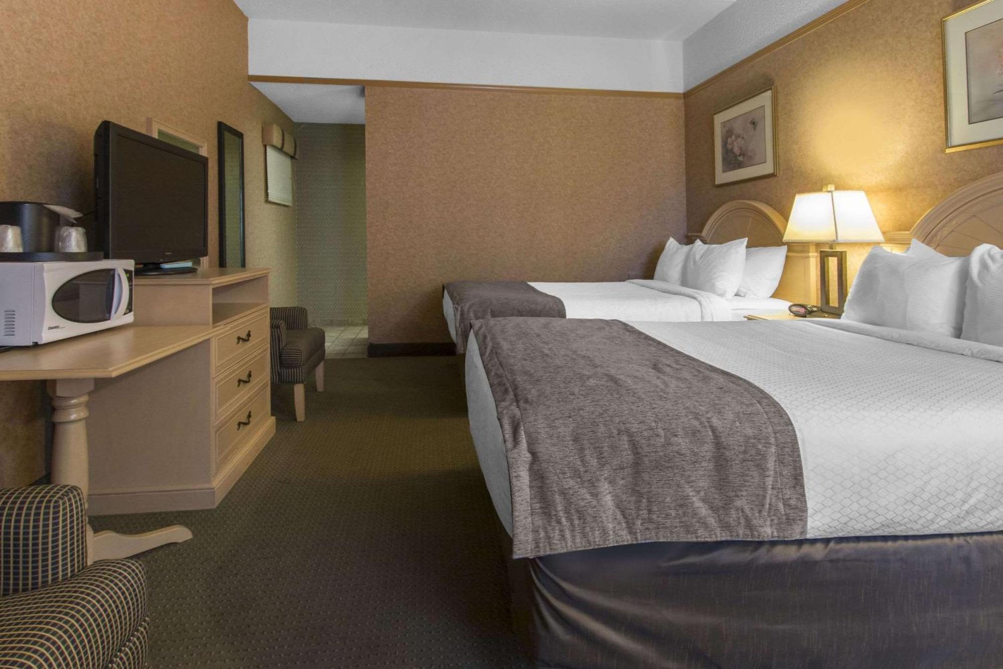 Flamingo Hotel Medicine Hat Buitenkant foto